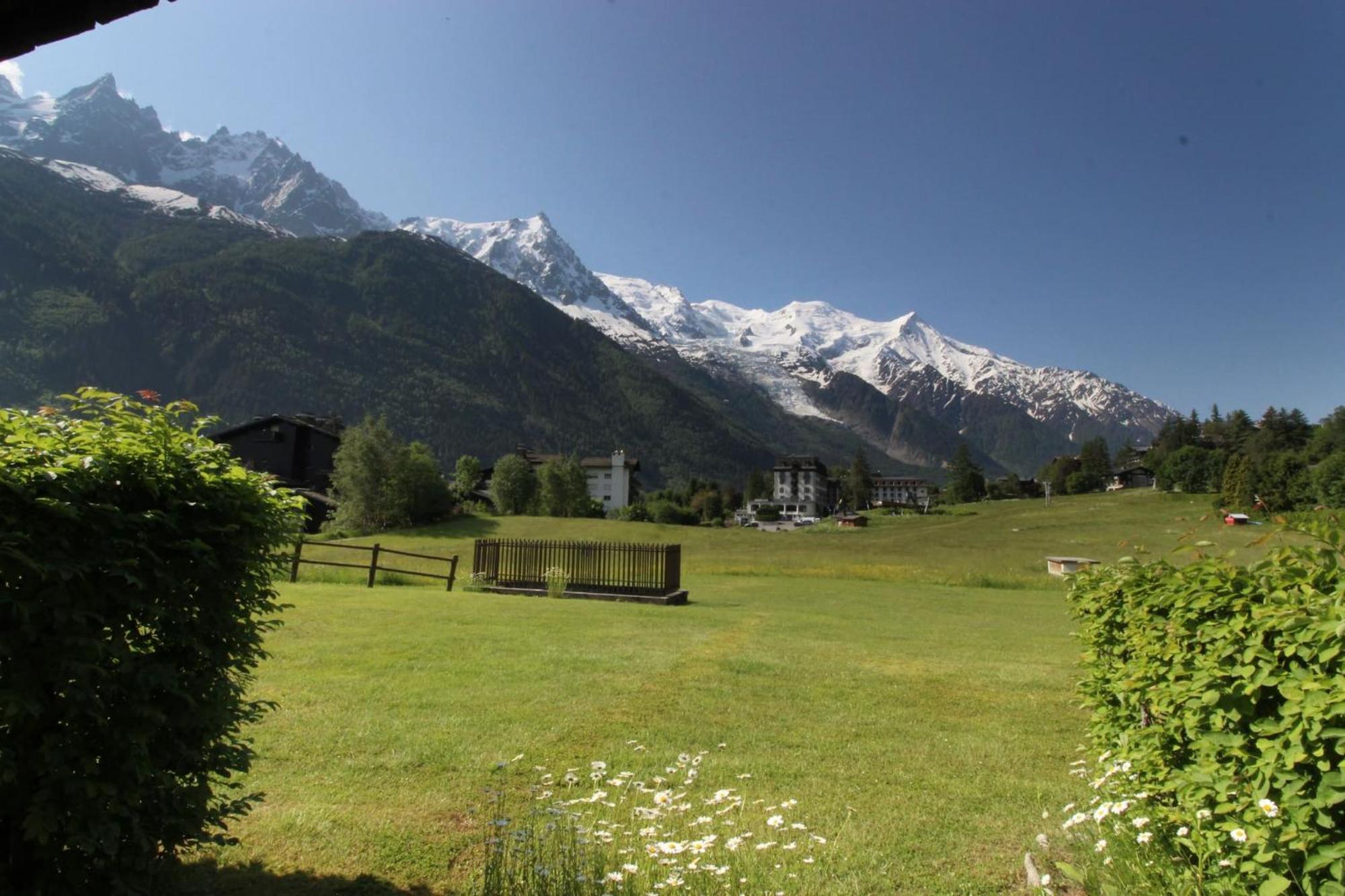 Ferienwohnung Le Savoy - Terrasse Avec Vue Sur Le Mont-Blanc Chamonix Exterior foto